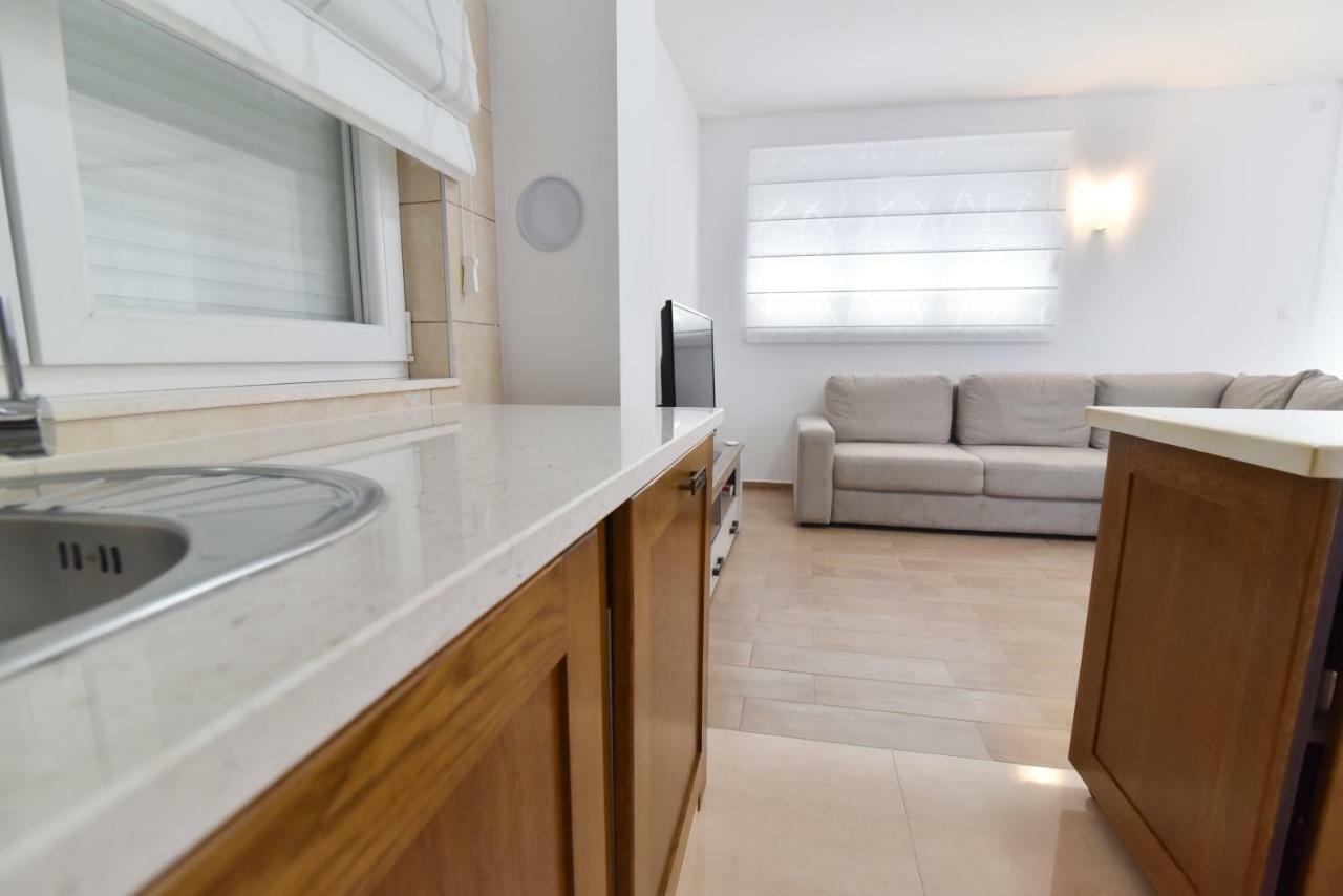 Villa Village Idylle With Heated Pool, Sauna, Jacuzzy And Private Parking Sukošan Dış mekan fotoğraf
