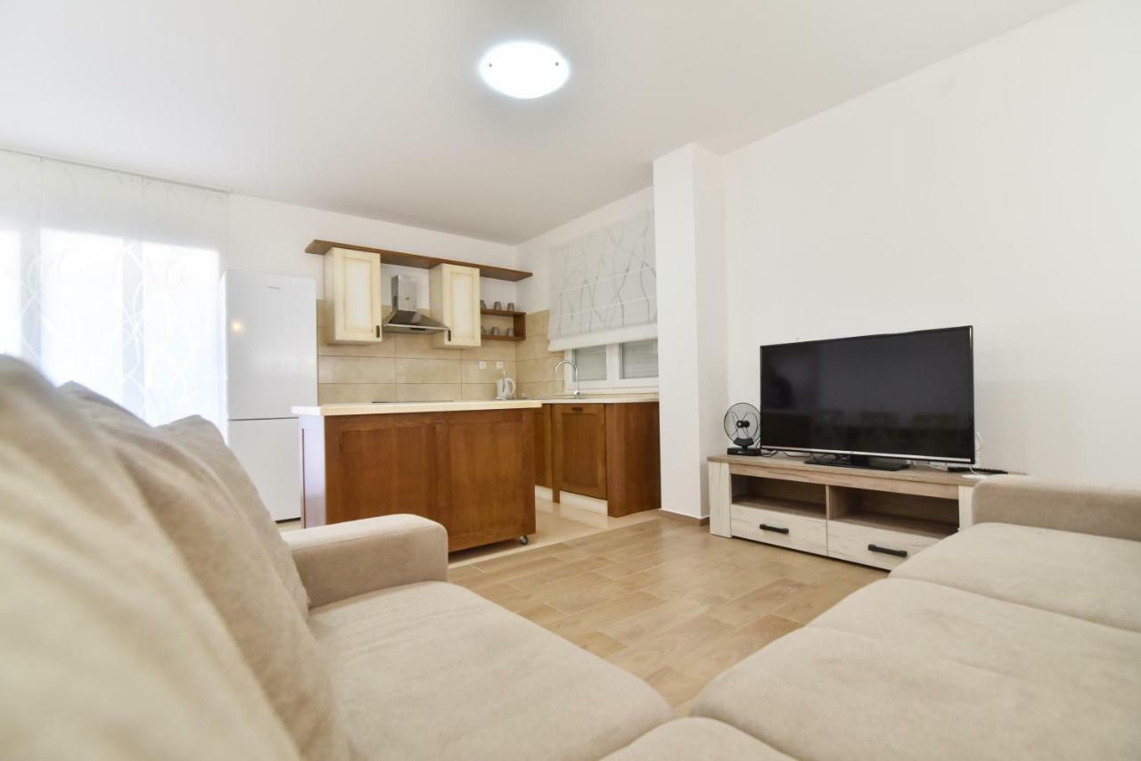 Villa Village Idylle With Heated Pool, Sauna, Jacuzzy And Private Parking Sukošan Dış mekan fotoğraf