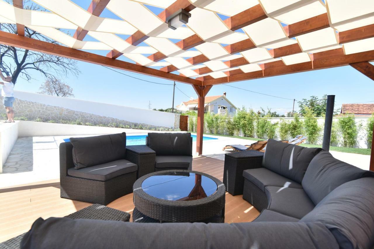 Villa Village Idylle With Heated Pool, Sauna, Jacuzzy And Private Parking Sukošan Dış mekan fotoğraf