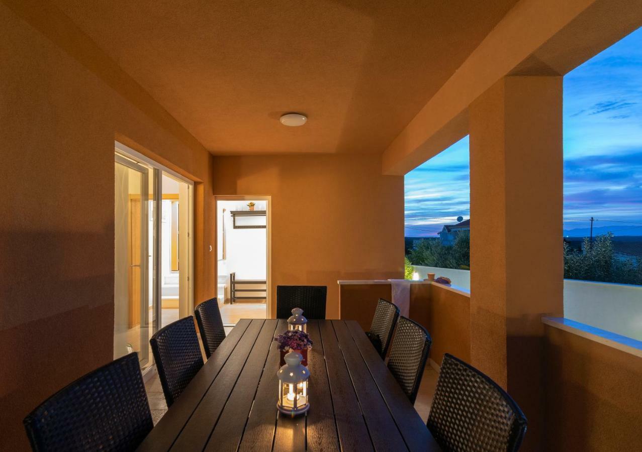 Villa Village Idylle With Heated Pool, Sauna, Jacuzzy And Private Parking Sukošan Dış mekan fotoğraf