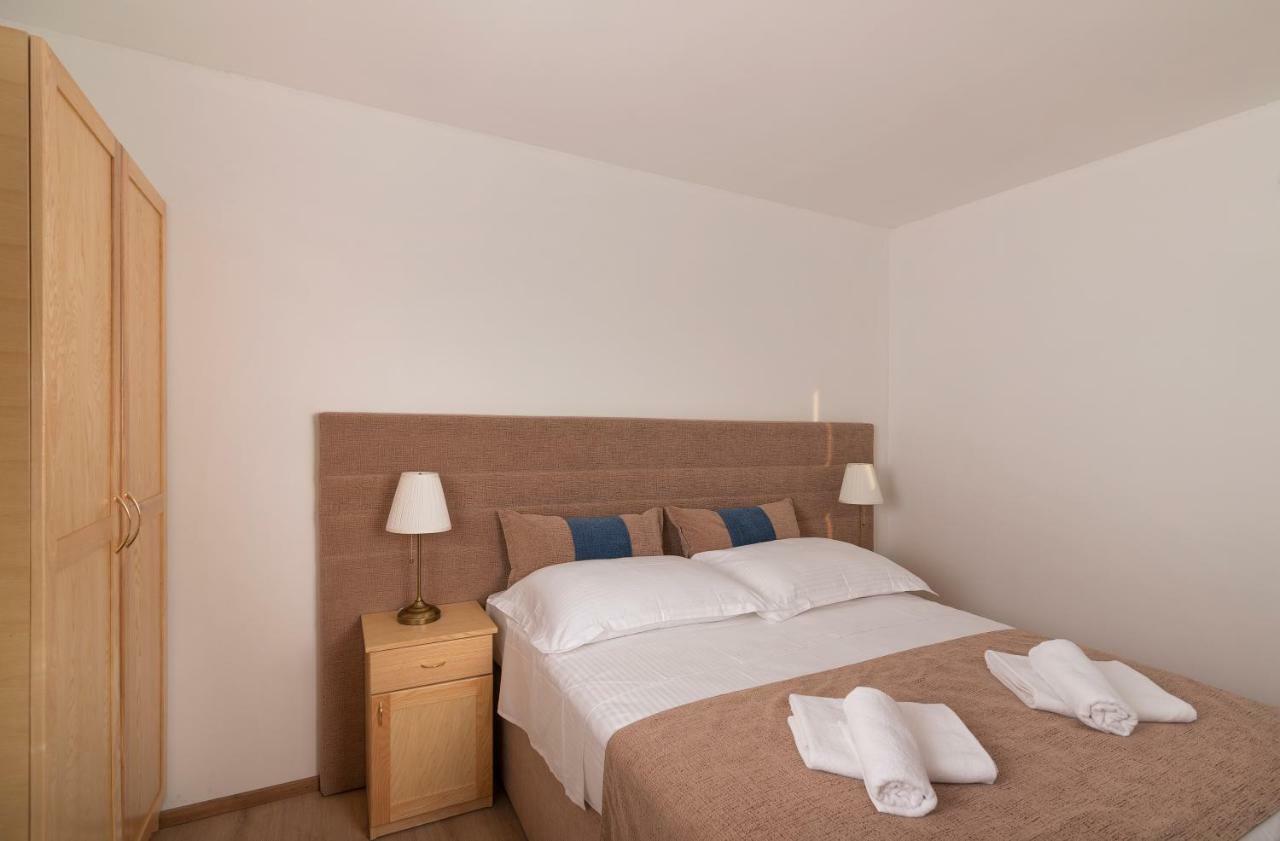 Villa Village Idylle With Heated Pool, Sauna, Jacuzzy And Private Parking Sukošan Dış mekan fotoğraf